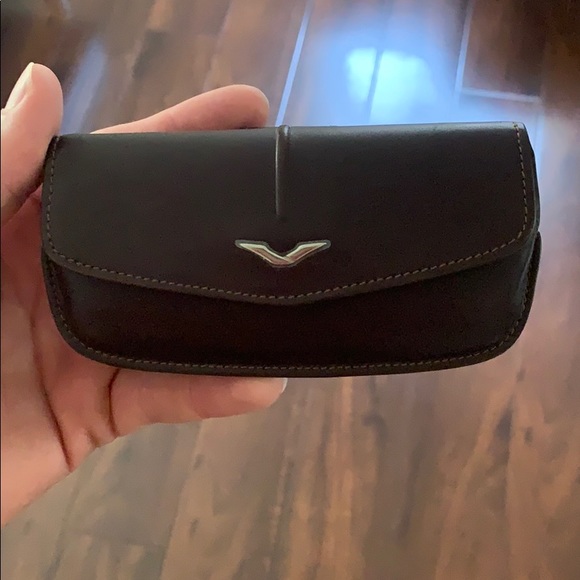 Phone case - Picture 1 of 3